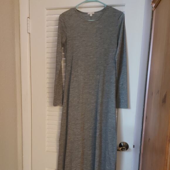 GAP Dresses & Skirts - GAP Gray Long Sleeve Maxi Dress